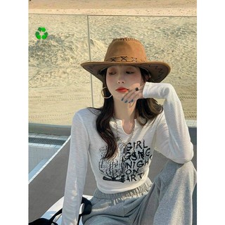 Áo croptop thun gân tay dài cổ xẻ v in chữ chữ xinh