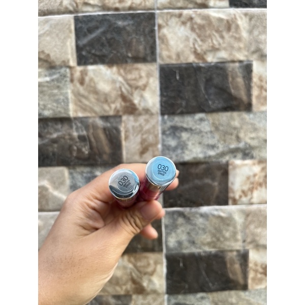 Son bút chì Revlon Colorburst Balm Stain Smitten 030.Màu đỏ mận trắng da