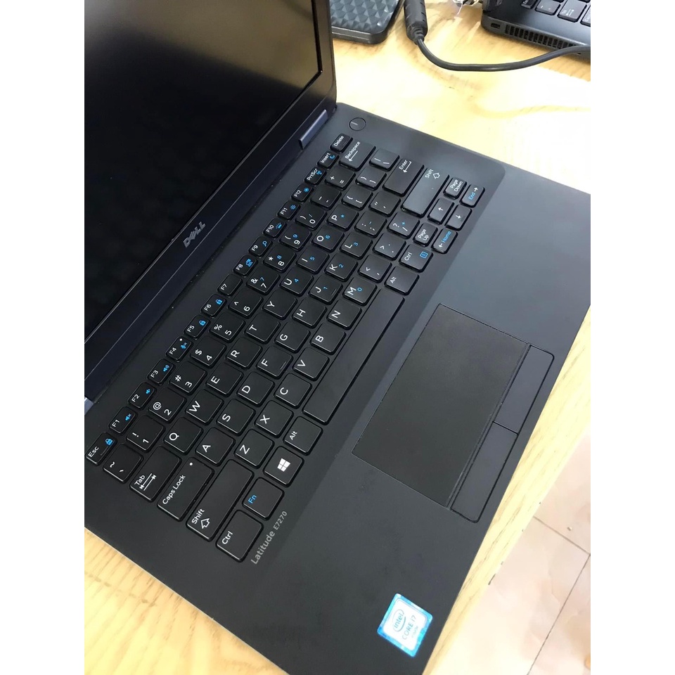 Laptop Cũ Nhập Khẩu Dell Latitude E7270 Core i7 6600U -Ram 8Gb -SSD 256Gb - Màn hình 12.5" Full HD - Giá rẻ
