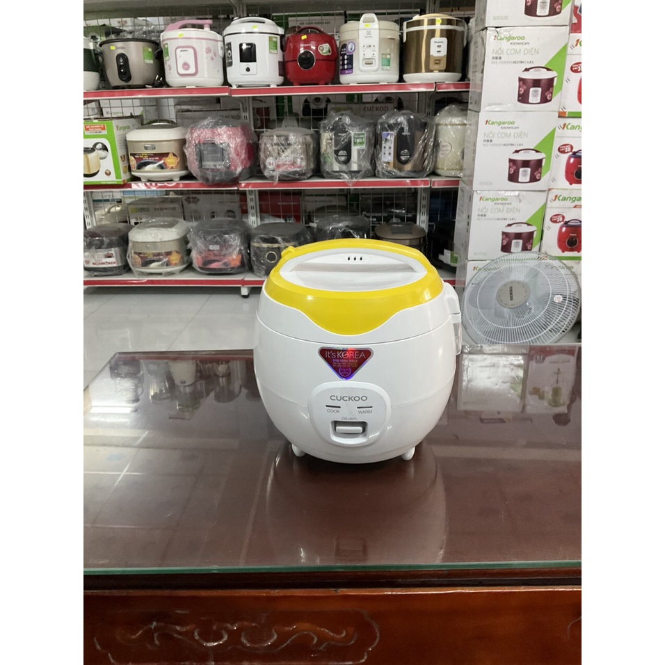 Nồi cơm nắp gài Cuckoo 1.08 lít CR-0671 - Hàng trưng bày