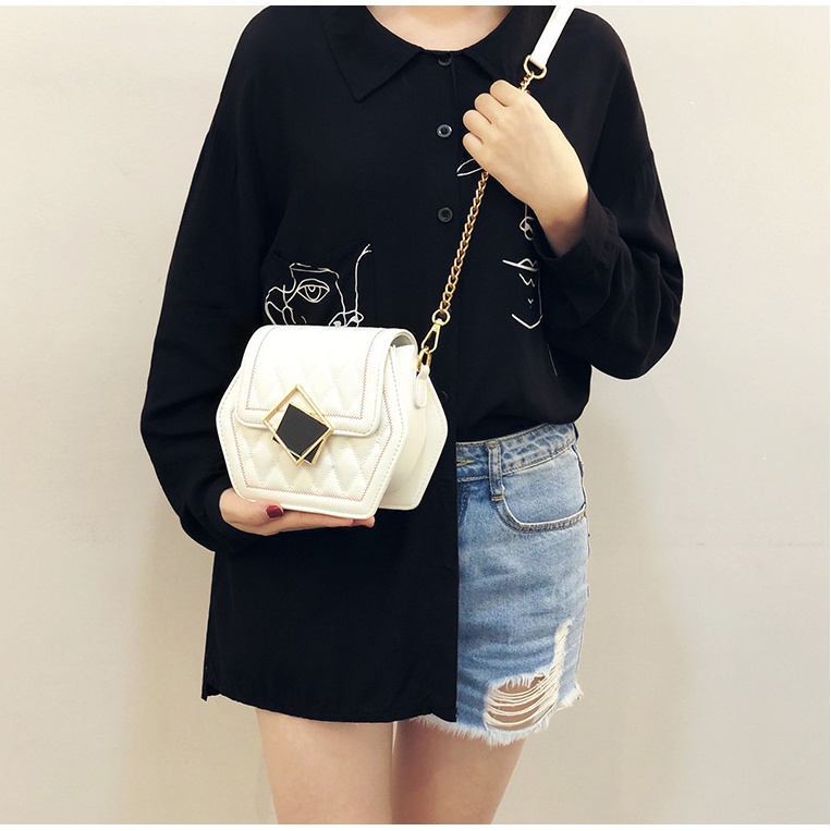 Túi xách nữ khóa gương dáng hình lục giác cực lạ hot trend mới nhất năm nay Capucha T276