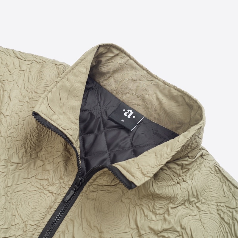 Áo gilet hoạ tiết hoa hồng