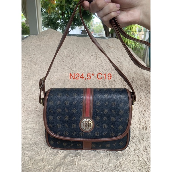 Túi chuẩn si. Túi qua sử dụng. Khách vui lòng xem hình nếu muốn biết thêm thông tin sản phẩm mời khách vô chat . Thanks.