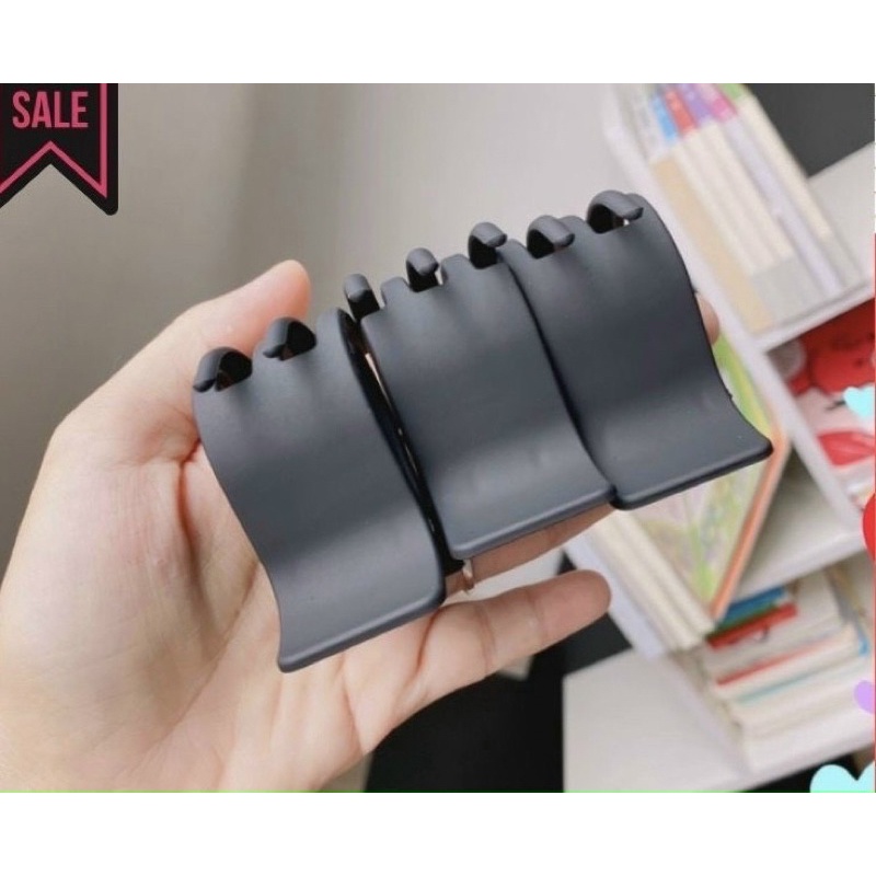 Cặp ngoàm đen 3 răng cho bạn gái
