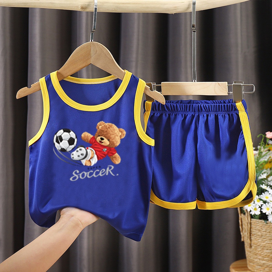 Bộ đồ bé trai chất thể thao hình gấu áo đỏ đá bóng cho bé từ 6kg đến 29kg.BDBT45.