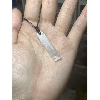 Vòng cổ selenite thô basic
