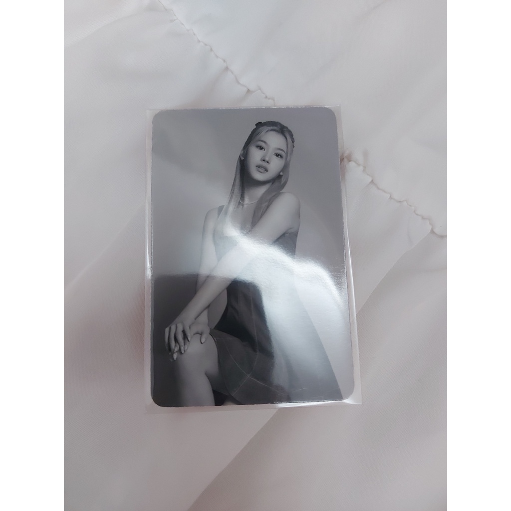 Card bo góc Sana Twice