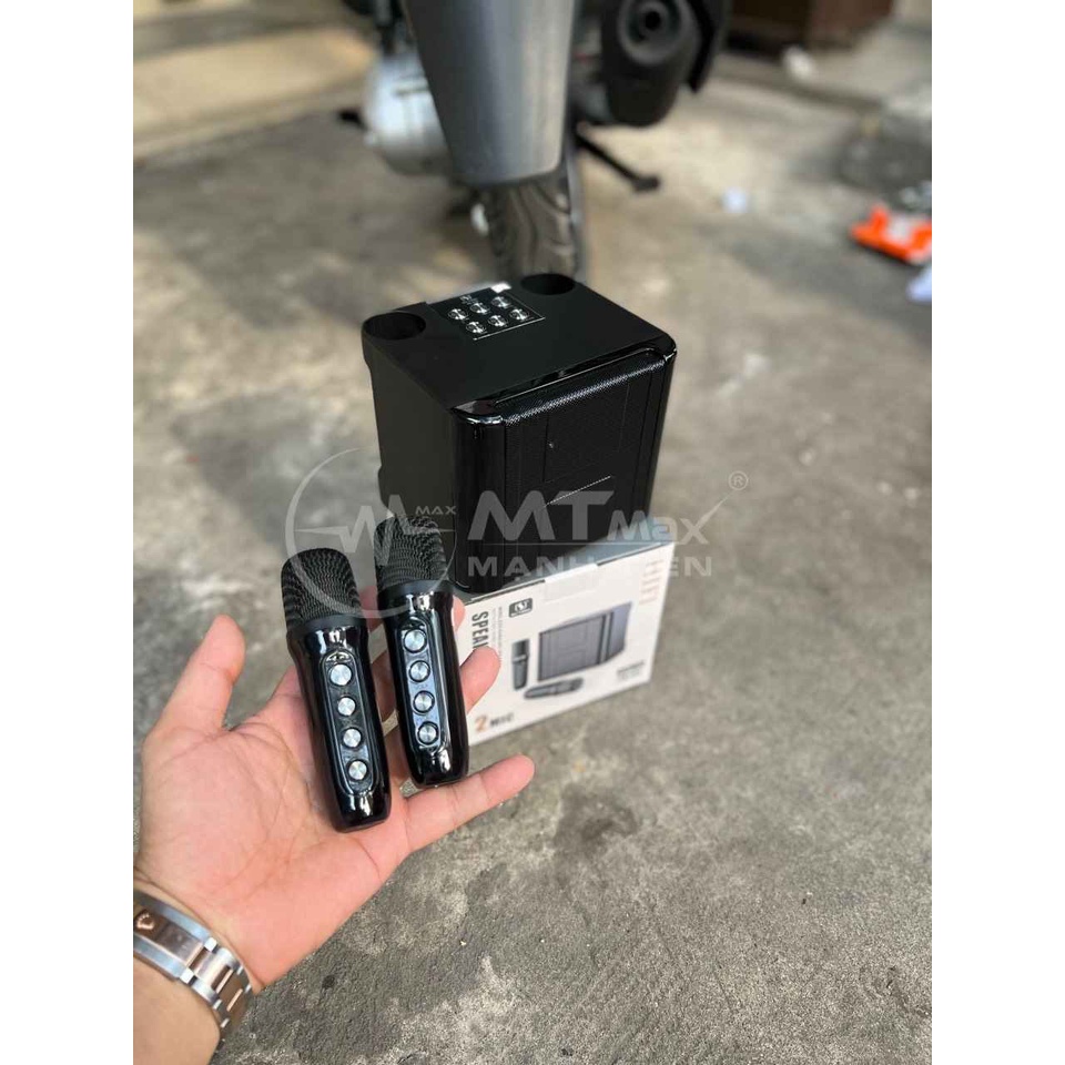 Loa karaoke YS-111 kèm 2 micro không dây chất lượng cao. Với thiết kế hoàn toàn mới lạ,hỏ gọn, đẹp n, có đèn led