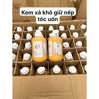 Kem xả dưỡng tóc xoăn vào nếp mềm mượt soft