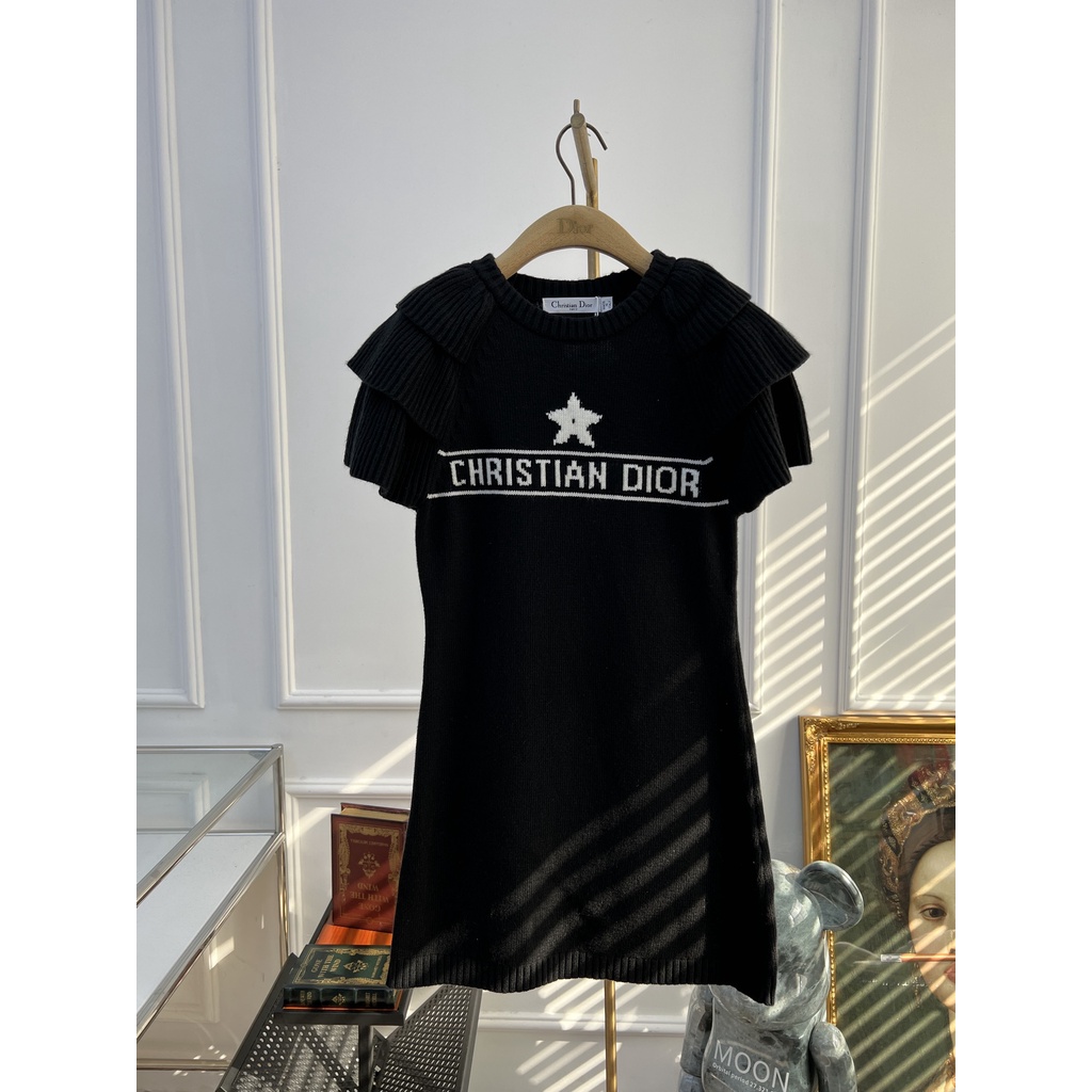 Váy len thời trang cao cấp Dior CD in họa tiết ngôi sao, thiết kế tay áo xếp layer tăng sự nữ tính