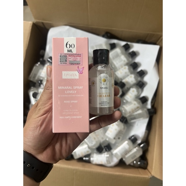 Xịt khoáng vùng kín onaya chai 60ml Minaral Spray Lovely+ ddvs cúc la mã