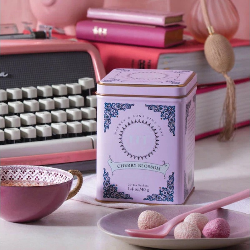 Trà xanh hương anh đào Winter White Harney and Sons hộp thiếc