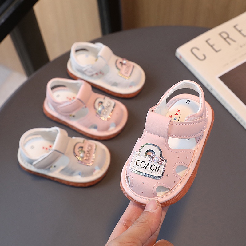 Sandal Tập Đi Cho Bé Gái Phát Tiếng Kêu Đế Mềm Chống Trơn Trượt Dép Bé Gái Phong Cách Hàn Quốc D85