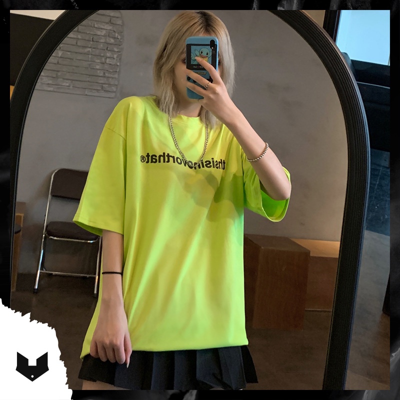 Áo thun tay lỡ in chữ nhỏ ngực xanh neon hiphop đường phố - Áo phông unisex nam nữ