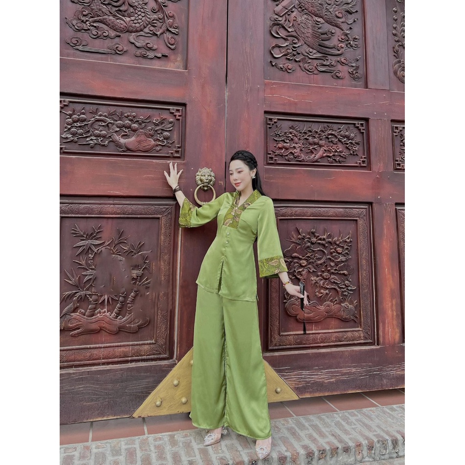 Bộ trang phục đồ lam đi lễ chùa truyền thống viền cổ họa tiết vải lụa trơn mềm mịn, cao cấp, may sẵn màu Xanh, Be