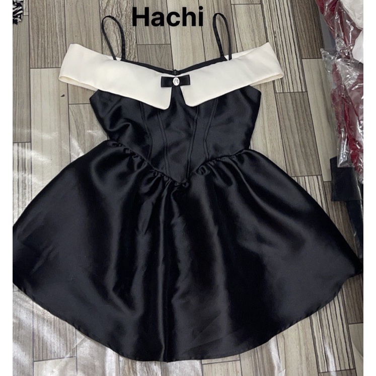 Đầm trễ vai phối màu nơ ngực