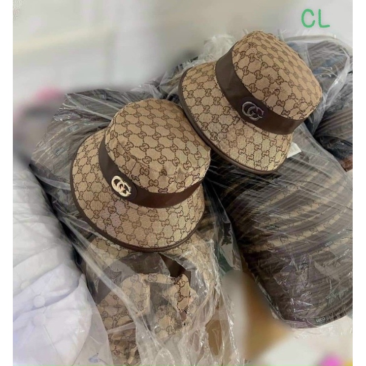 Nón vành tròn cho các bạn nữ