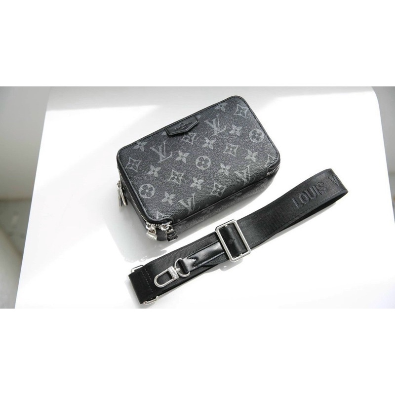 Louis Vuitton LV wearable alpha new Blue Leather ref.232920 - Joli