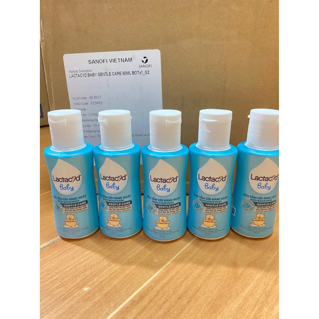 Sữa tắm LACTACYD giảm rôm và hăm cho bé