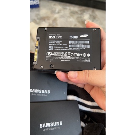 Ổ cứng SSD Samsung 860 Evo 250GB 2.5Inch SATA3 - MZ-76E250BW bảo hành 1 năm