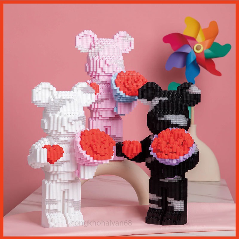 Mô Hình Gấu Bearbrick Cỡ Lớn Ôm Hoa Ôm Bó Hoa 35cm Xếp Hình Đồ Chơi Lắp Ráp Mô Hình Bear Brick 3D Dễ Thương