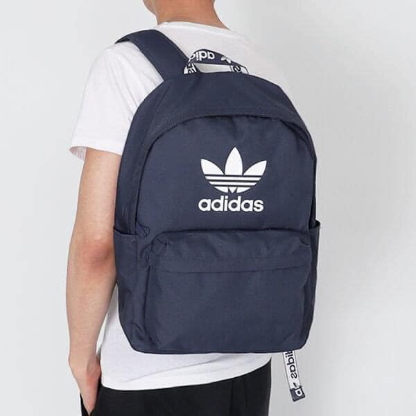 Balo Adidas HD7152 đựng vừa laptop,size 13 cm x 30 cm x 44 cm.