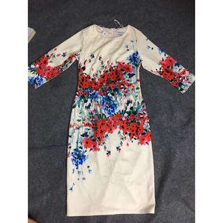 Đầm hoa Ck Size 4 ( eo 70-72), size 6( eo 74-76)