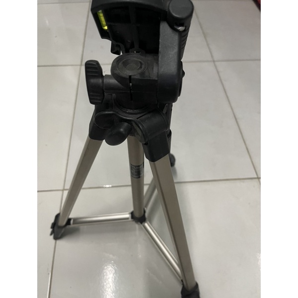 Chân máy ảnh tripod Nhật chưa sd. Cao 1.29m, nặng 820gr