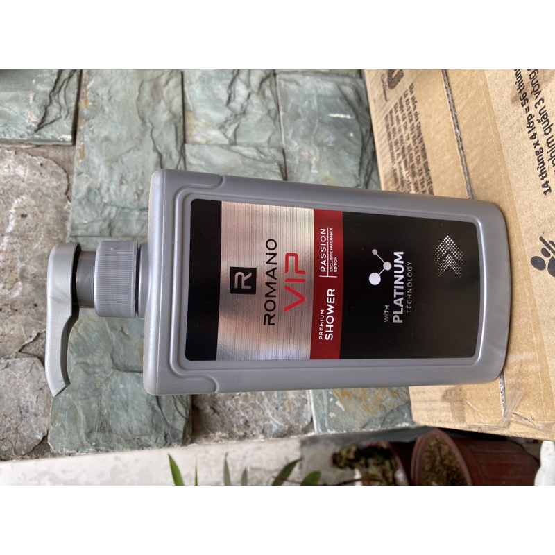 Combo dầu gội + sữa tắm romano vip  650ml