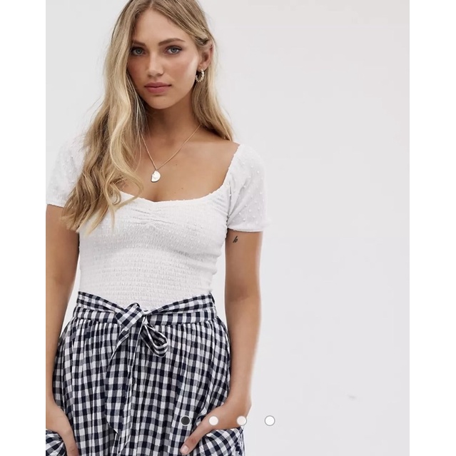 Áo croptop tay phồng Stradivarius VNXK