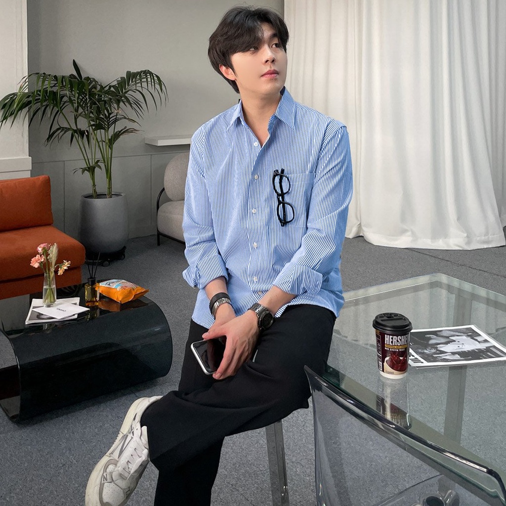 Áo Sơ Mi Nam Kẻ Sọc Phom Rộng Dáng Dài Chất Cotton Thoáng Mát Dịu Nhẹ Mùa Hè