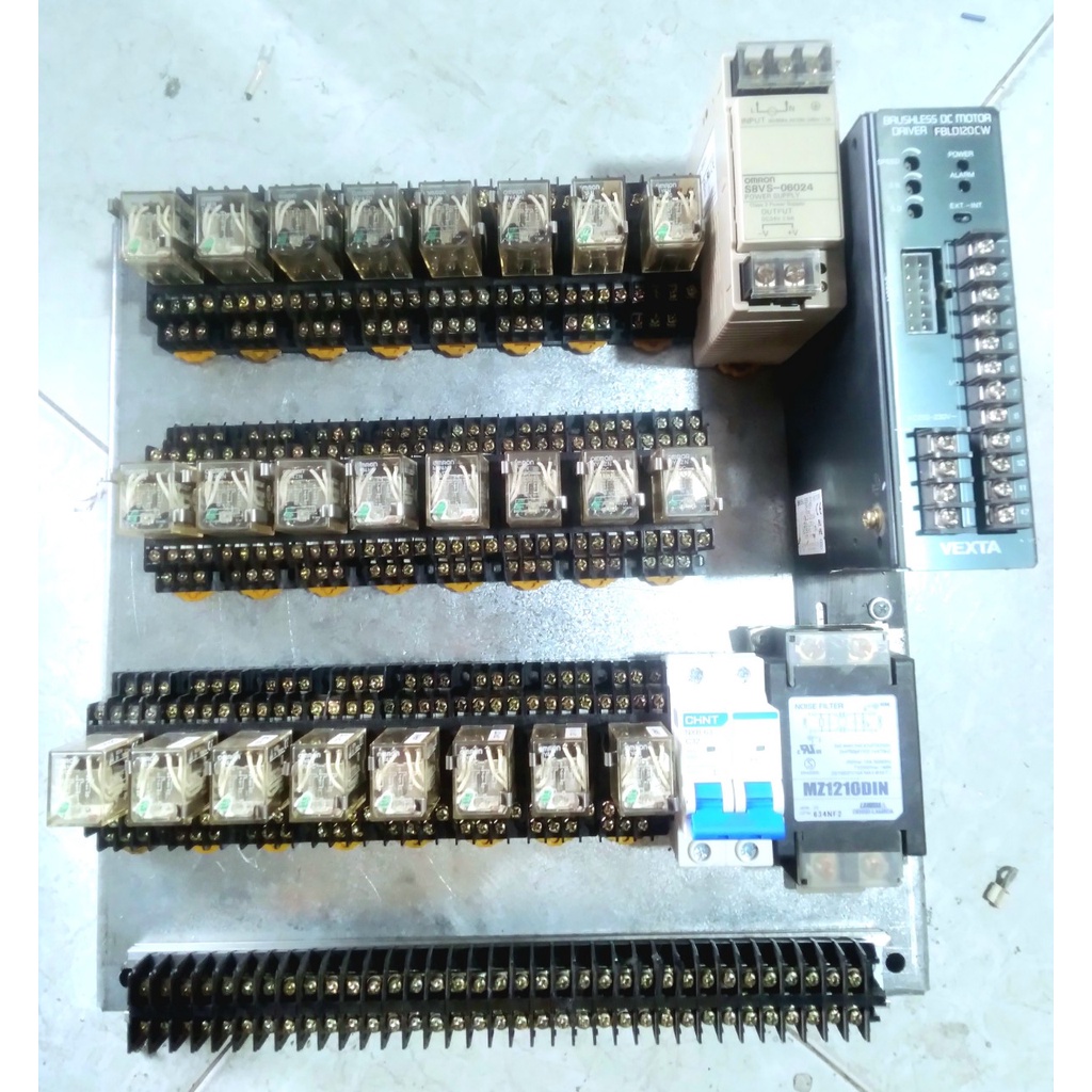 Rơ le  24V  OMRON hàng Nhật bản tháo máy