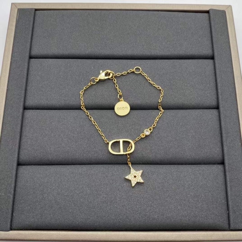 Lắc tay Di.or sang chảnh