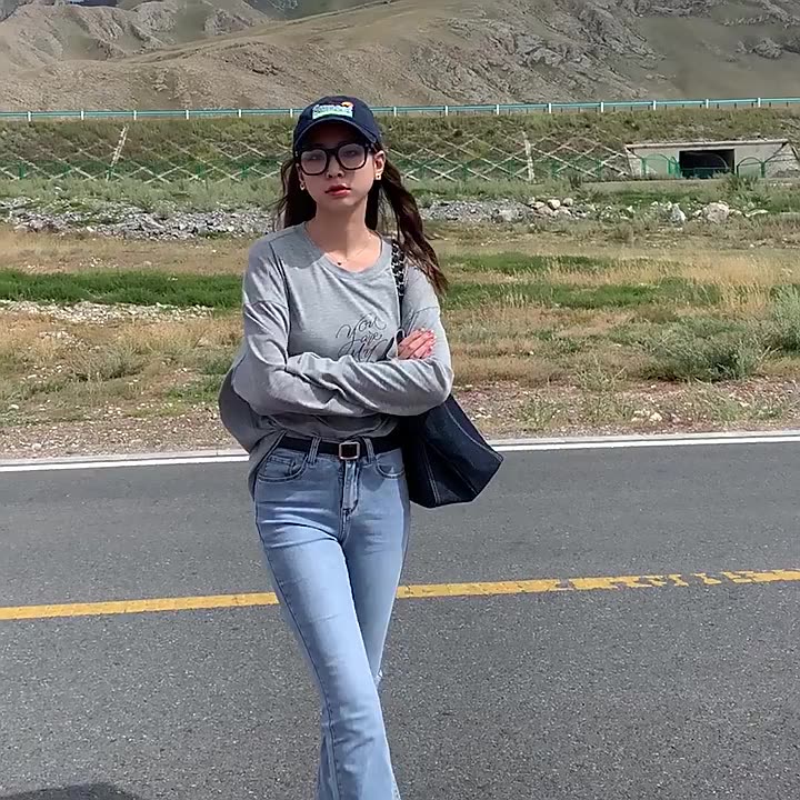 Áo thun nữ Dài tay Form rộng cổ tròn Basic Hàn Quốc Áo phông nữ Tay dài In chữ Cotton Cao cấp Thời trang