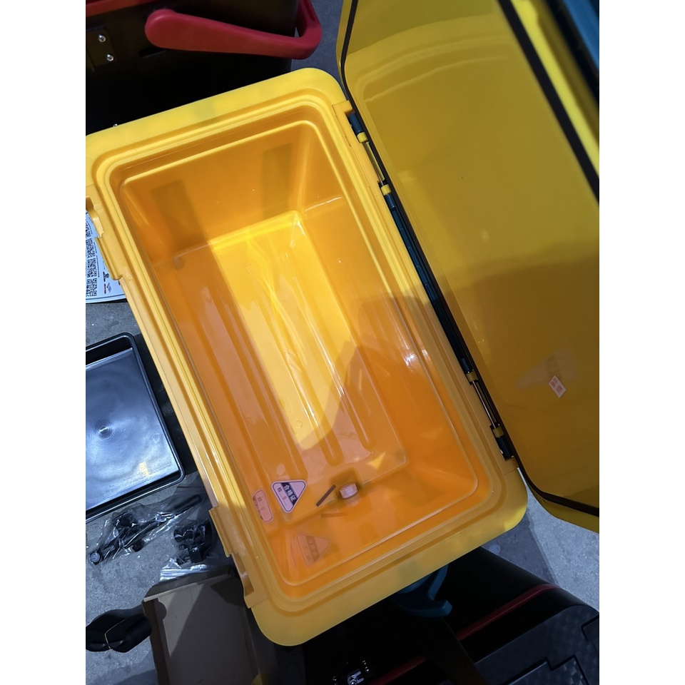 ♦️Thùng câu đài cao cấp HARPOON 36 lít gồm 2 màu xanh và đen.. có bánh xe và không có bánh xe