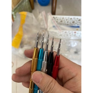 Dụng cụ tháo chốt đồng hồ