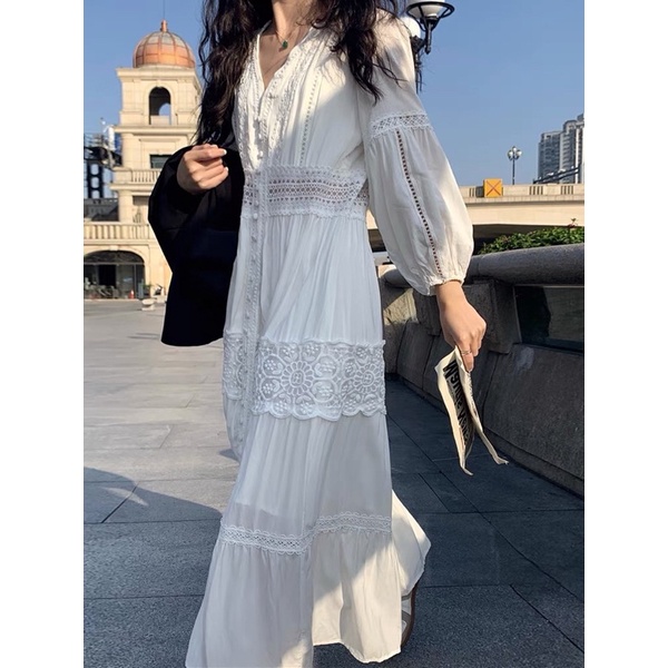 Đầm maxi dài tay trắng phối ren
