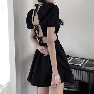 VÁY HỞ LƯNG BUỘC DÂY CỔ VUÔNG