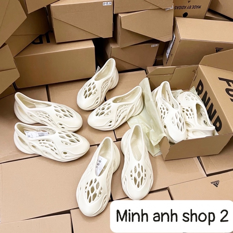 GIÀY DỌ CAO SU HOT NHẤT NĂM NAY BẢN ĐẸP ĐẦY ĐỦ HỘP CHỤP THẬT