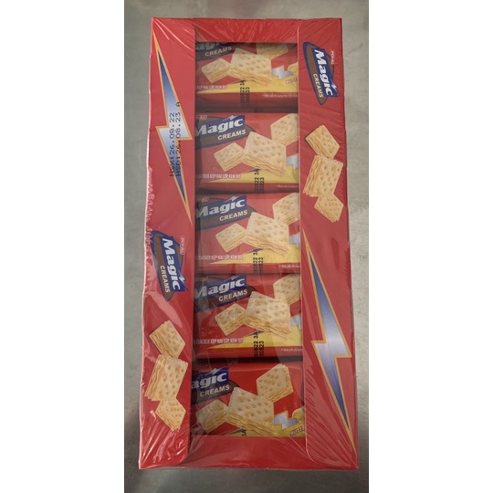Bánh cracker Kem Bơ Magic 300g