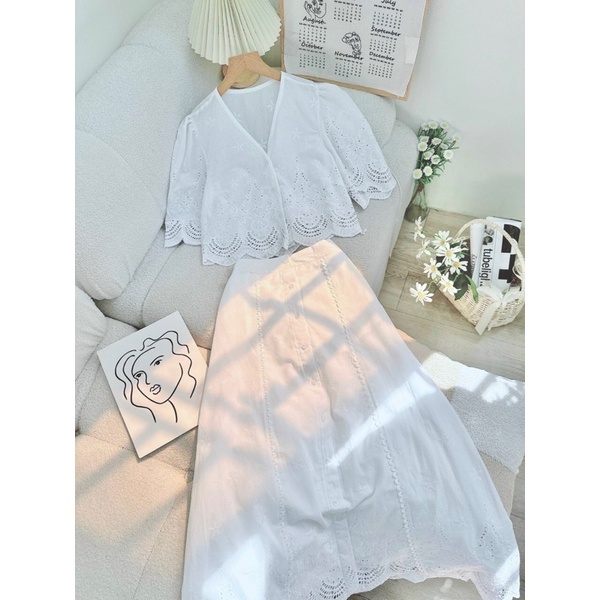 Set áo croptop tay kèm chân váy xô thêu màu trắng