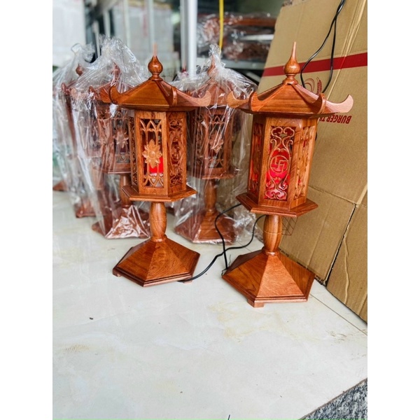 Đèn thờ mái chùa gỗ hương ta cao 48cm