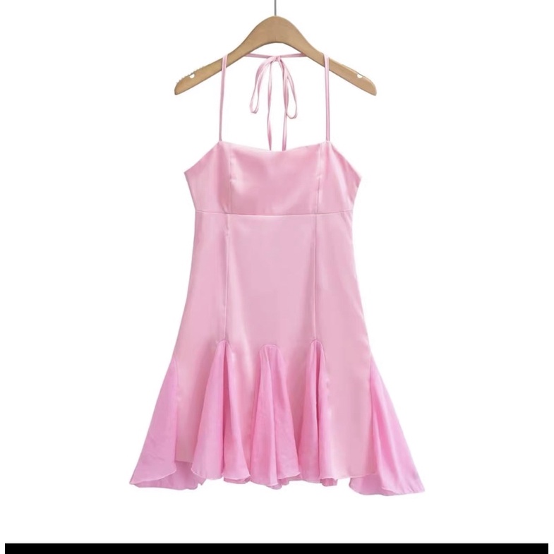 Đầm xoè hai dây cổ yếm