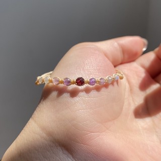 Vòng tiny macrame