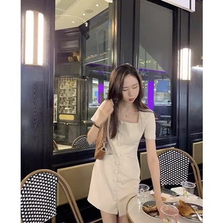 Váy m.c trắng kem cổ vuông tay cộc dọc cúc bọc cùng màu
