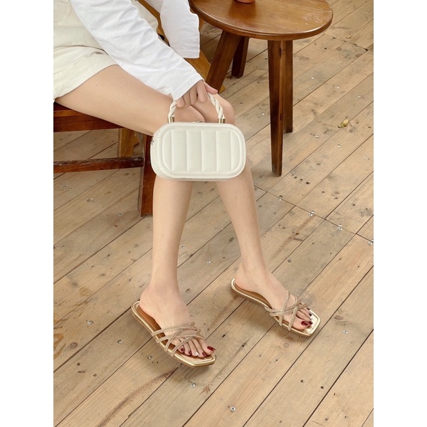 Dép đính đá bảng 4 quai