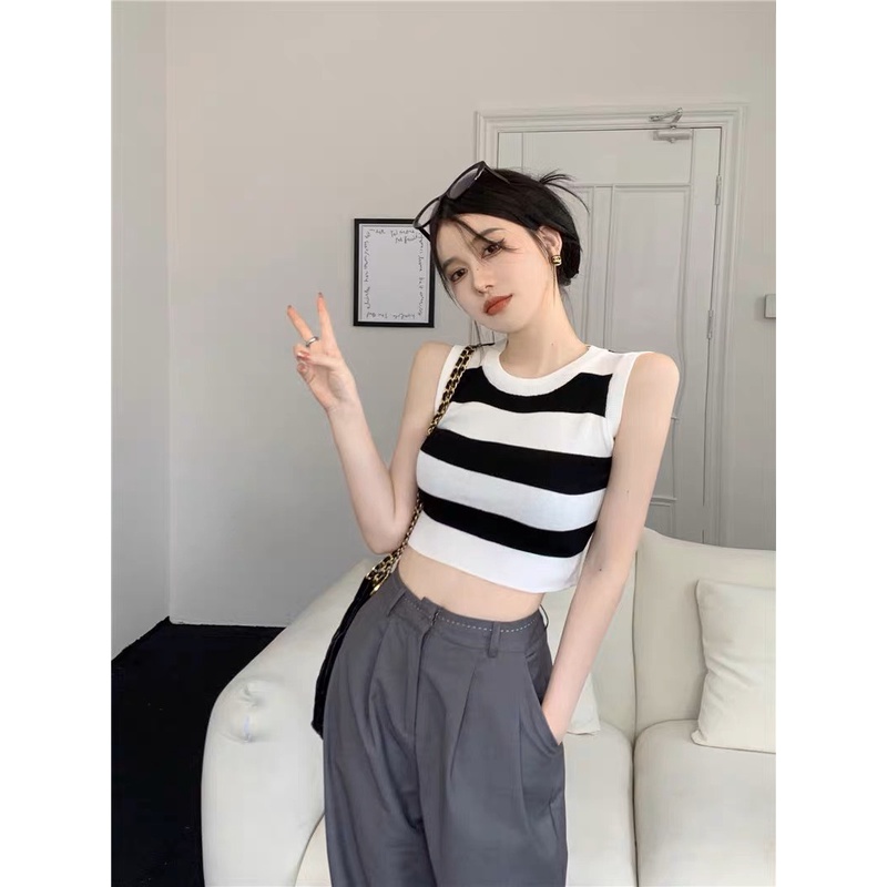 Áo len croptop 3 lỗ sát nách cổ tròn, Áo ba lỗ 2 dây kẻ sọc ulzzang phối chữ Crt hàn quốc basic form đẹp | BigBuy360 - bigbuy360.vn