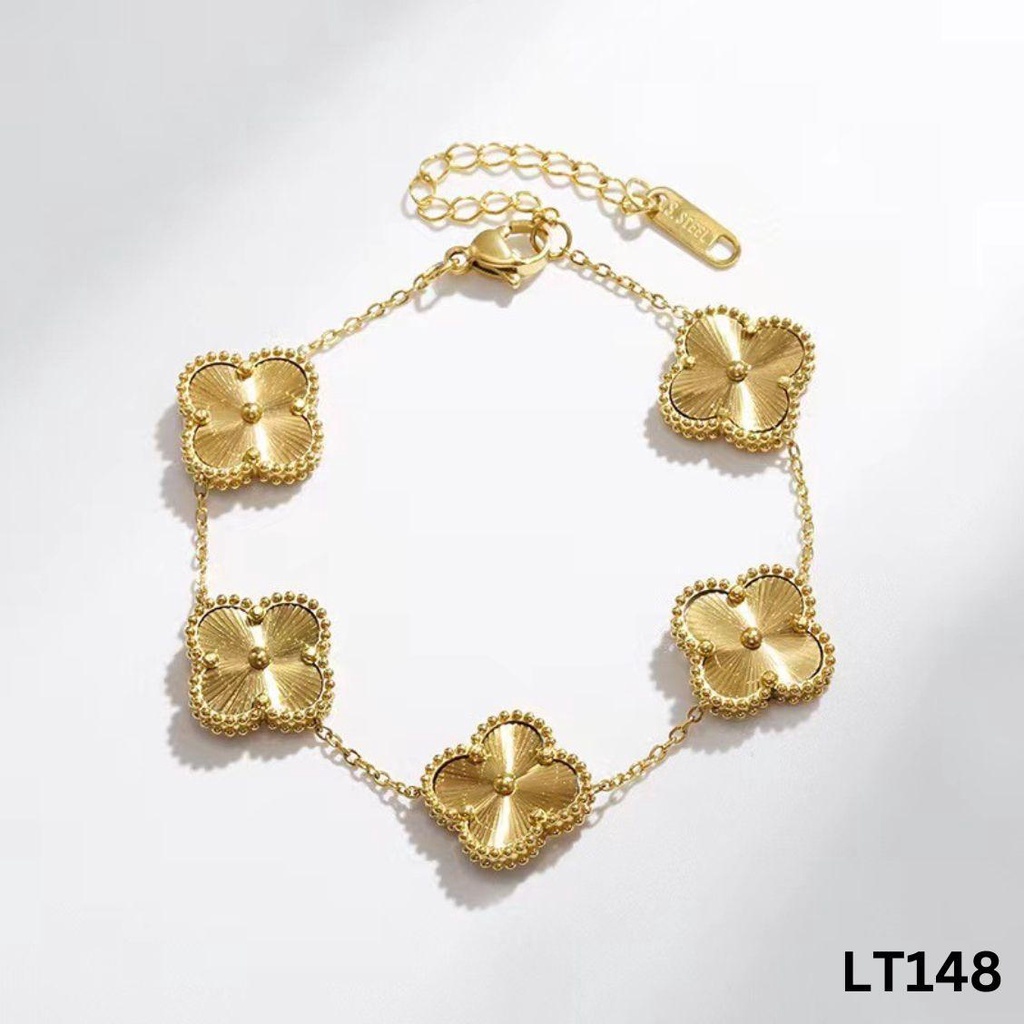 Lắc tay hoa bốn lá titan không đen gỉ LT148