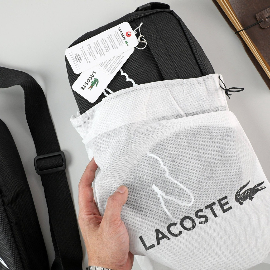 Túi đeo chéo lacoste màu xanh hottrend, năng động