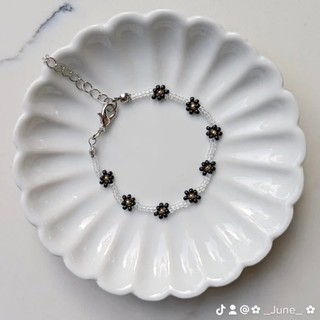 Vòng tay hạt cườm trong Daisy Black